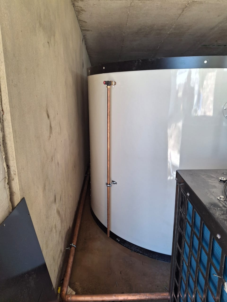 10 000 L heat pump installation — site photograph 3